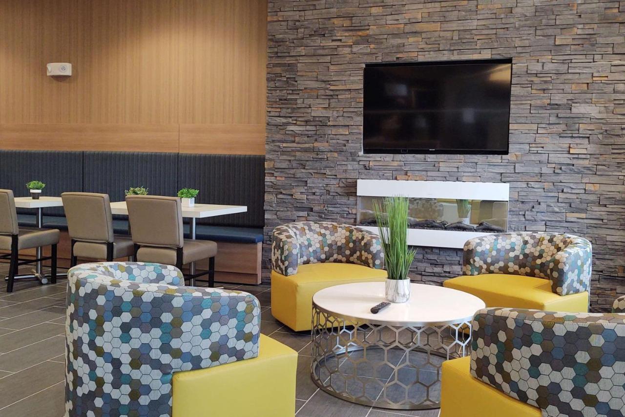 Microtel Inn & Suites By Wyndham Liberty Ne Kansas City Area Екстер'єр фото
