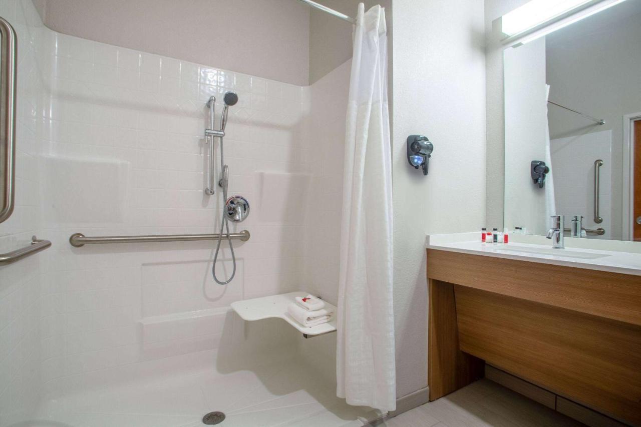 Microtel Inn & Suites By Wyndham Liberty Ne Kansas City Area Екстер'єр фото